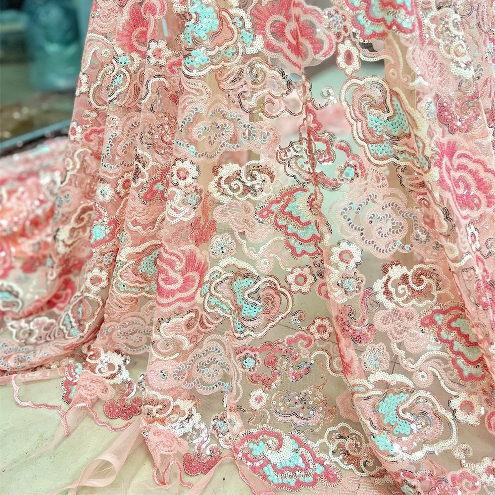 قطعتان من قماش الدانتيل المطرز - مراجعة Wedding Dress Supply وسعره