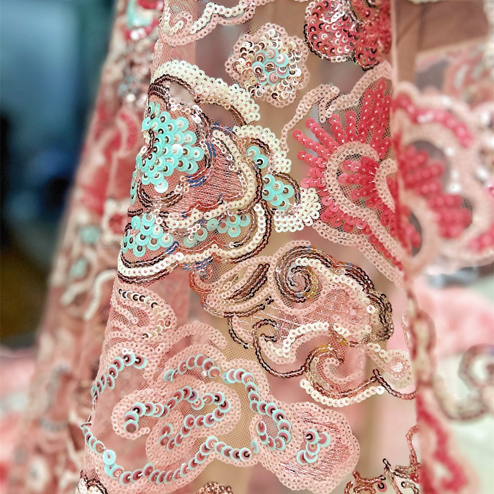 قطعتان من قماش الدانتيل المطرز - مراجعة Wedding Dress Supply وسعره